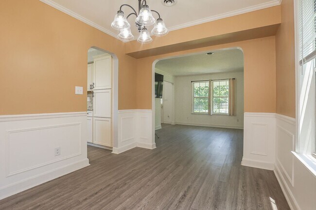 Building Photo - 4 bedroom 3 Bath in Tangelwoods - Fenced in backyard