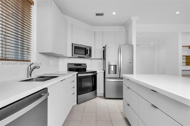 Building Photo - 5505 NW 112th Path