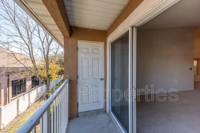 Building Photo - 9505 Armelle Way