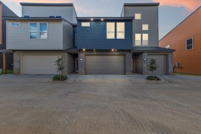 Building Photo - 409 Highland Park Ln