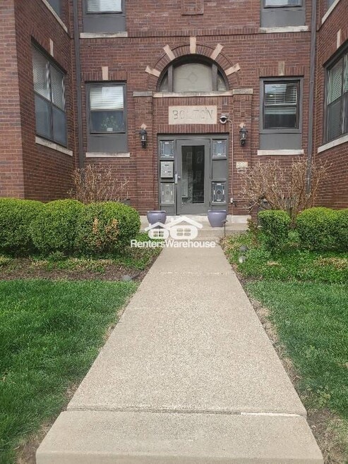 Building Photo - 5625 Pershing Ave