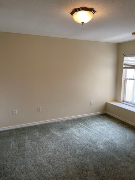 Building Photo - 4213 Winding Vine Dr