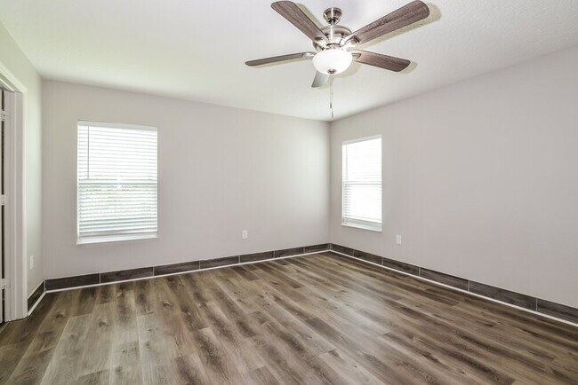 Building Photo - 2861 Mosshire Cir