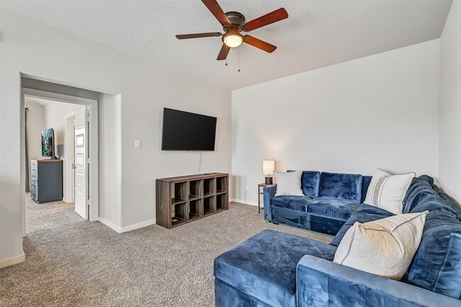 Building Photo - 2403 Bay Breeze Dr