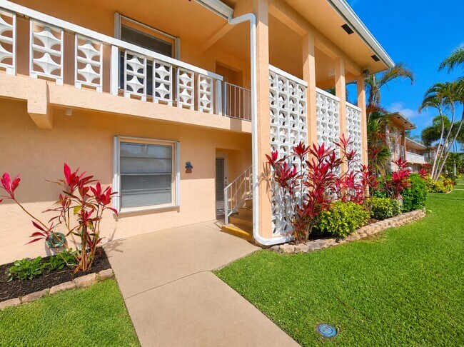 Building Photo - 1440 NW 20th Ave