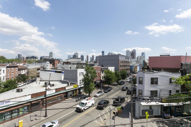 Building Photo - 145 Brunswick St