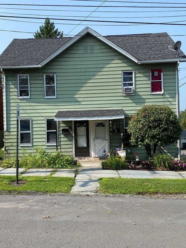 Building Photo - 938-940 Beech Street