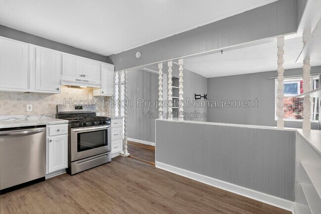 Building Photo - 2247 Hollis Dr