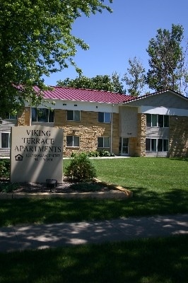 Primary Photo - Viking Terrace Apartments