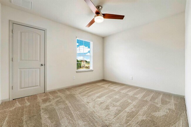 Building Photo - 1116 La Conterra Blvd