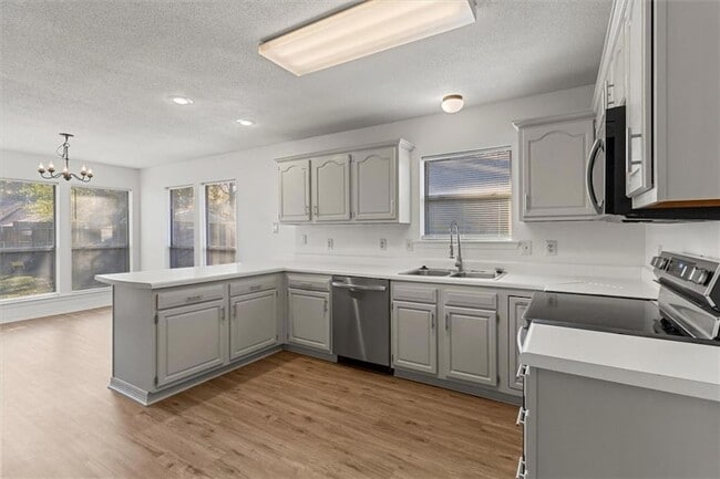 Building Photo - 212 Beech St