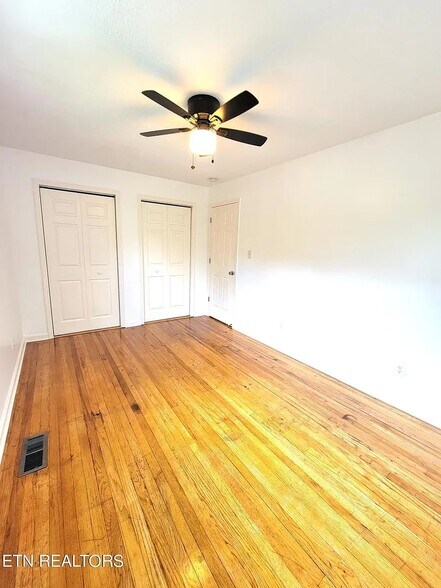 Building Photo - 111 Hoyt Ln
