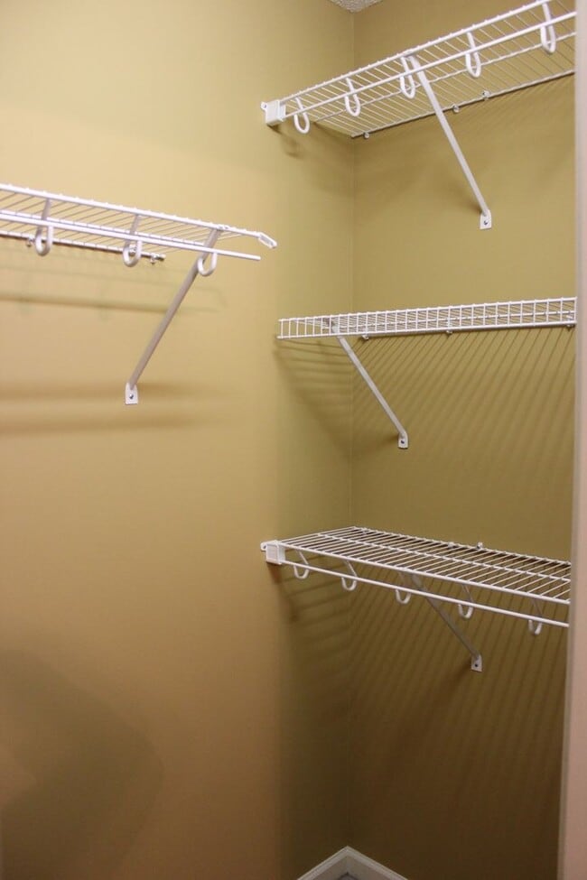 Building Photo - Two Master Suite Townhouse in Avalon Woods