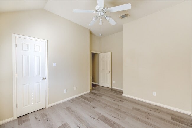 Building Photo - 44 Atascadero Dr