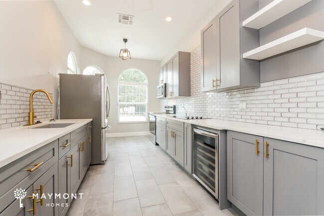 Building Photo - Charming 4-Bedroom, 2-Bath Home in Kissimm...