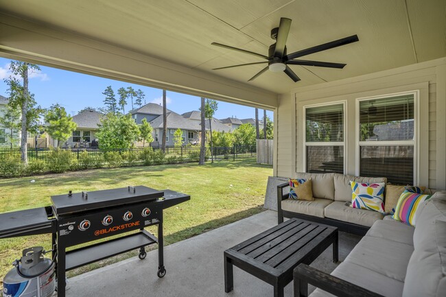 Building Photo - 40527 Goldeneye Pl