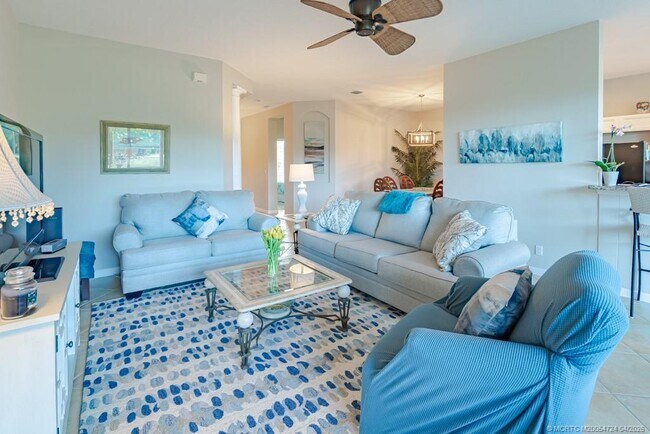 Building Photo - 2371 SW Carriage Hill Terrace