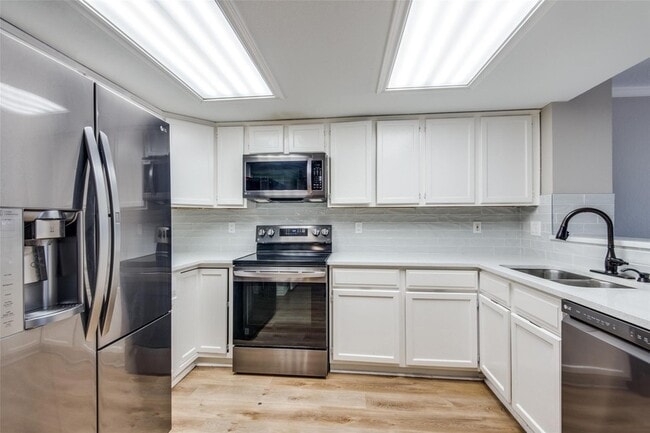 Building Photo - 3813 Beaumont Ln