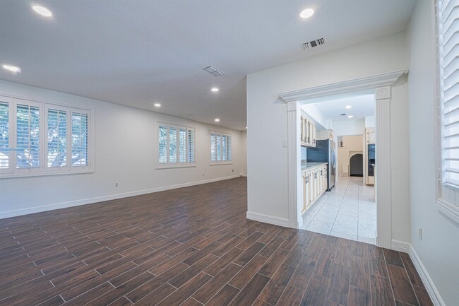 Building Photo - 226 Sunset Loop