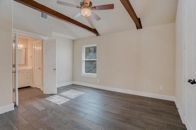 Building Photo - 154 Woodcreek Dr