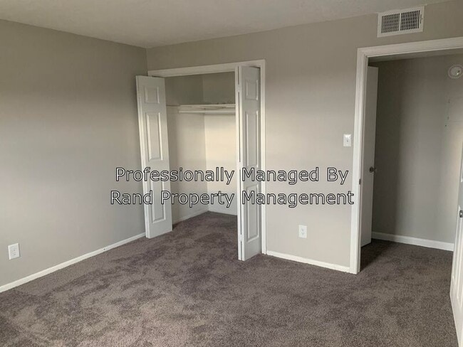 Building Photo - 117 Sylvia Dr