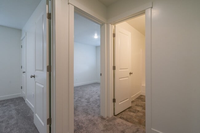 Building Photo - Desert Canyons End Unit – 4-Bedroom, 2.5-B...