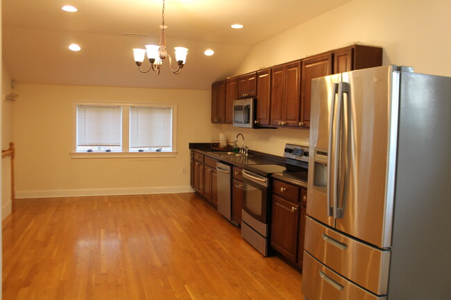 kitchen - 58 Mahopac Ave