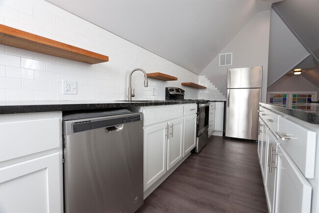 Building Photo - 1217 Bitting St