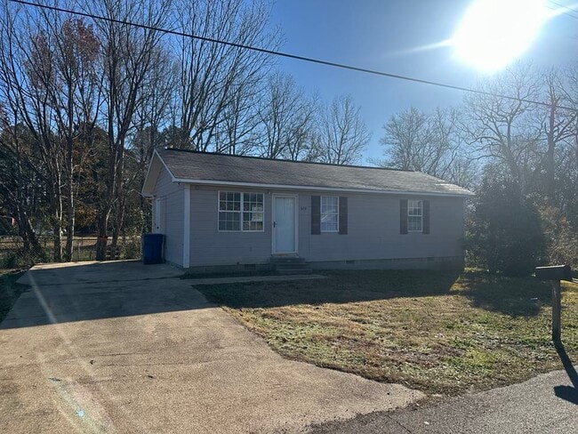 Primary Photo - 670 N Jefferson St
