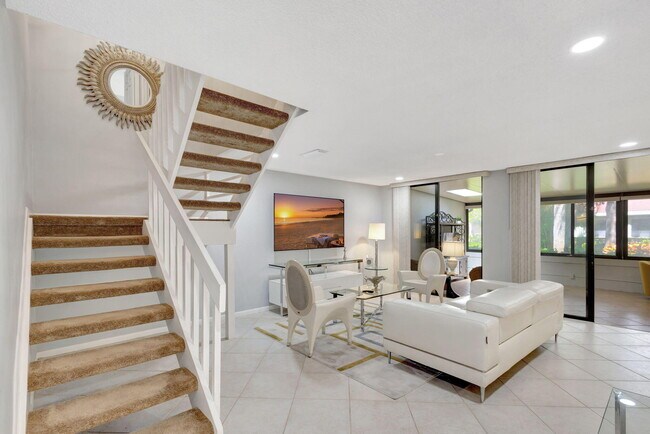 Building Photo - 807 Windermere Way