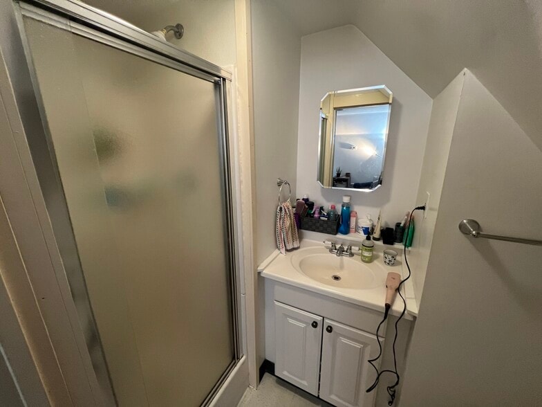 Building Photo - 7 Jay St