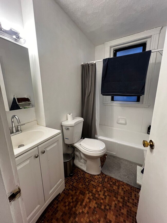 Building Photo - Fenway / Park Drive 2 Bed/2 Bath Condo for Sept 1st.  Parking Inc, Heat/Hot Water Inc, Extra Offi...