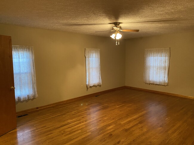 Master Bedroom - 415 Wayne Duke Rd