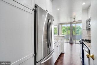 Building Photo - 6621 Wakefield Dr