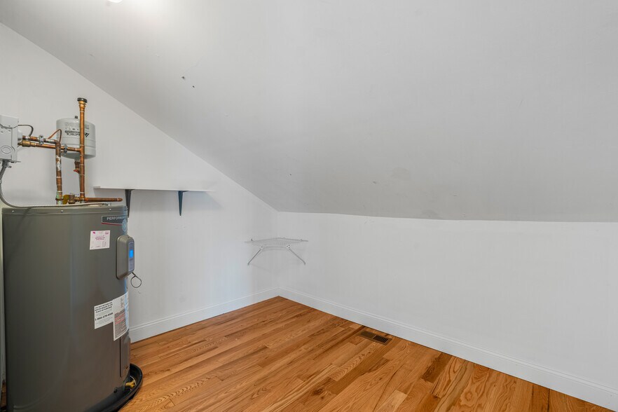 Building Photo - 99 Thoreau Dr