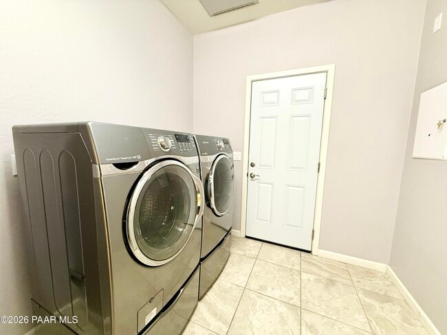 Building Photo - 1216 Brentwood Way