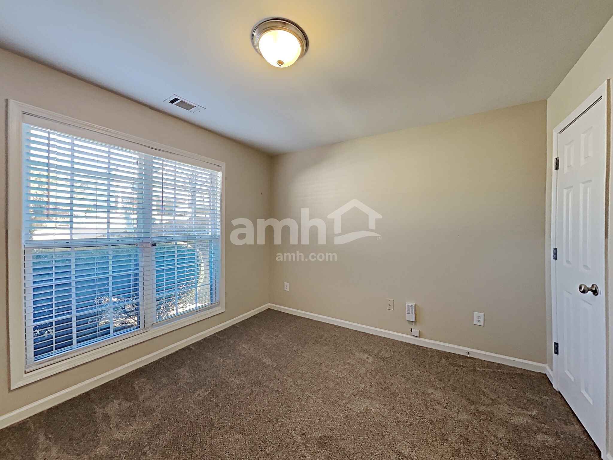 Building Photo - 3815 Hawk Tail Dr