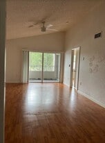 Building Photo - 2861 N Oakland Forest Dr