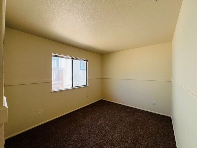 Building Photo - Charming 3 bed/2 bath with detached unit 1...