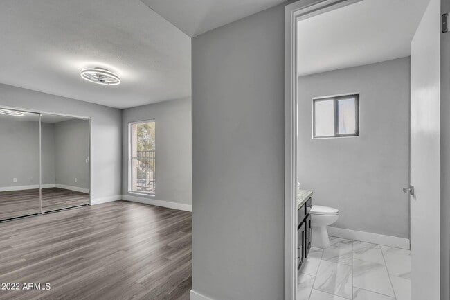 Building Photo - 7290 E Rancho Vista Dr