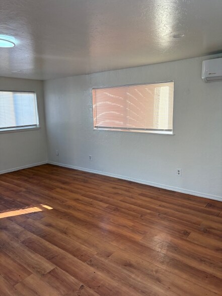 Primary Photo - 720 Olive Ave