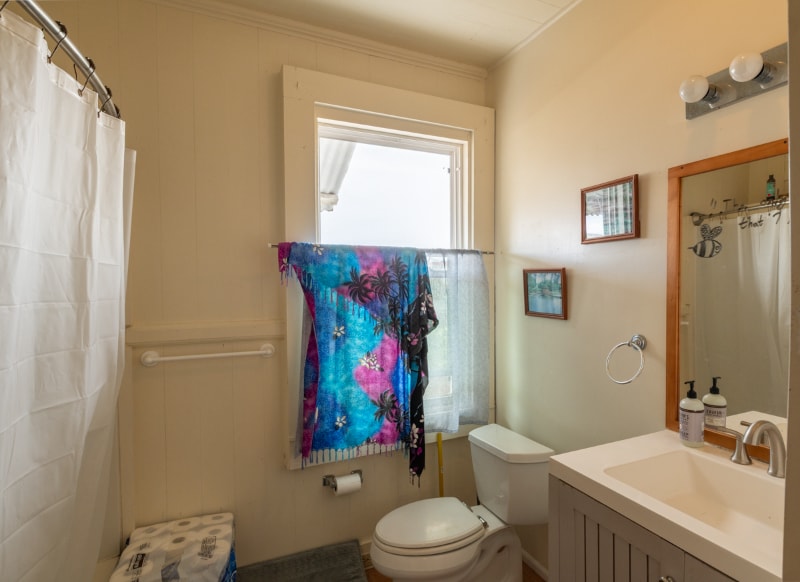 Building Photo - 398 Ohai St