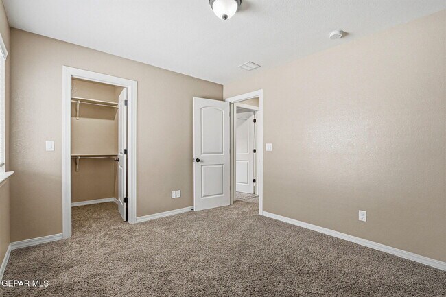 Building Photo - 1004 Wensley Pl