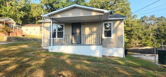 Building Photo - 2601 Acuff St
