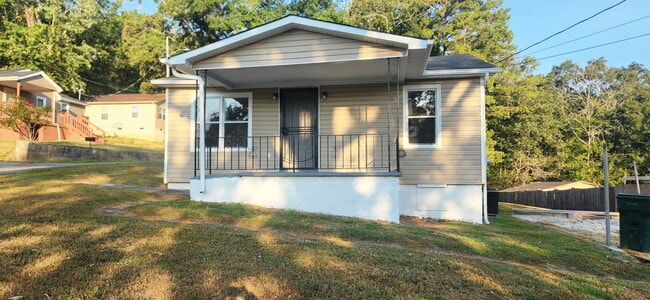 Building Photo - 2601 Acuff St