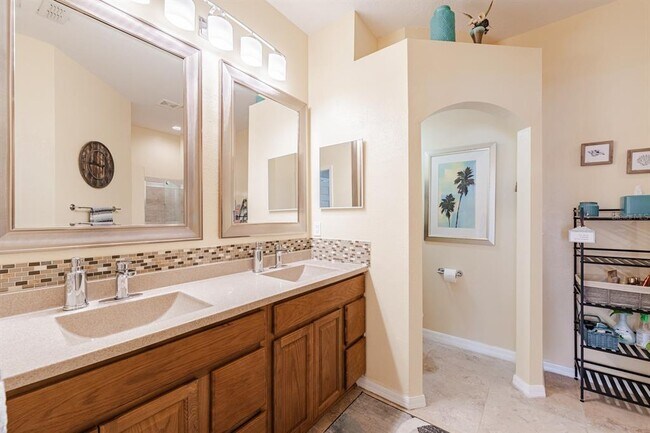 Building Photo - 15655 Durango Cir
