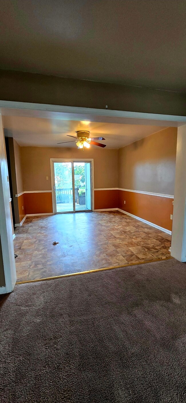Building Photo - 705 Emily Ln