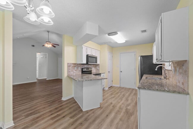 Building Photo - 1124 Bridlewood Path