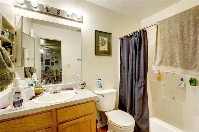 Upstairs Full Bath 2 - 947 Sagewood Trail