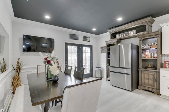 Building Photo - 377 Leeland Ave